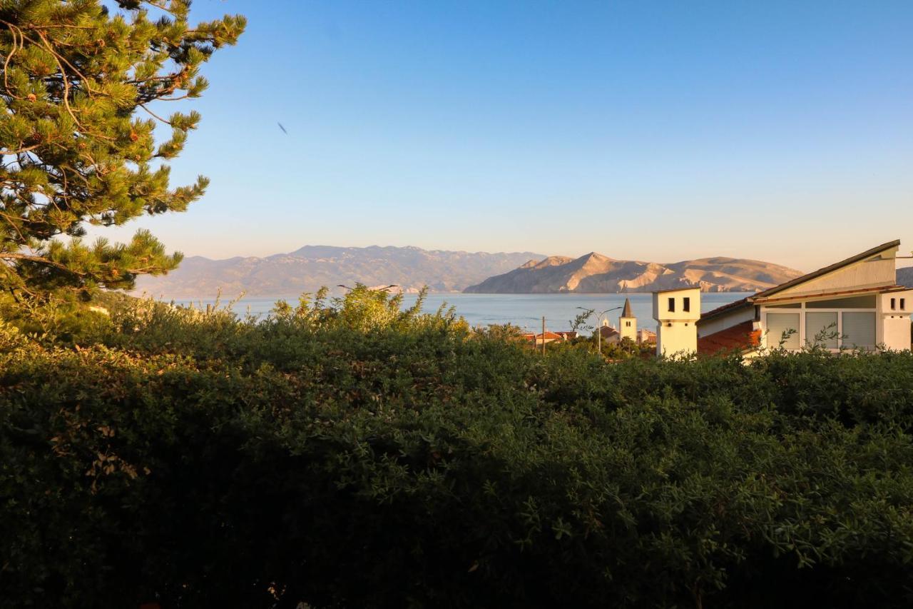 Apartments Blue And Green With Balcony Baska  Bagian luar foto