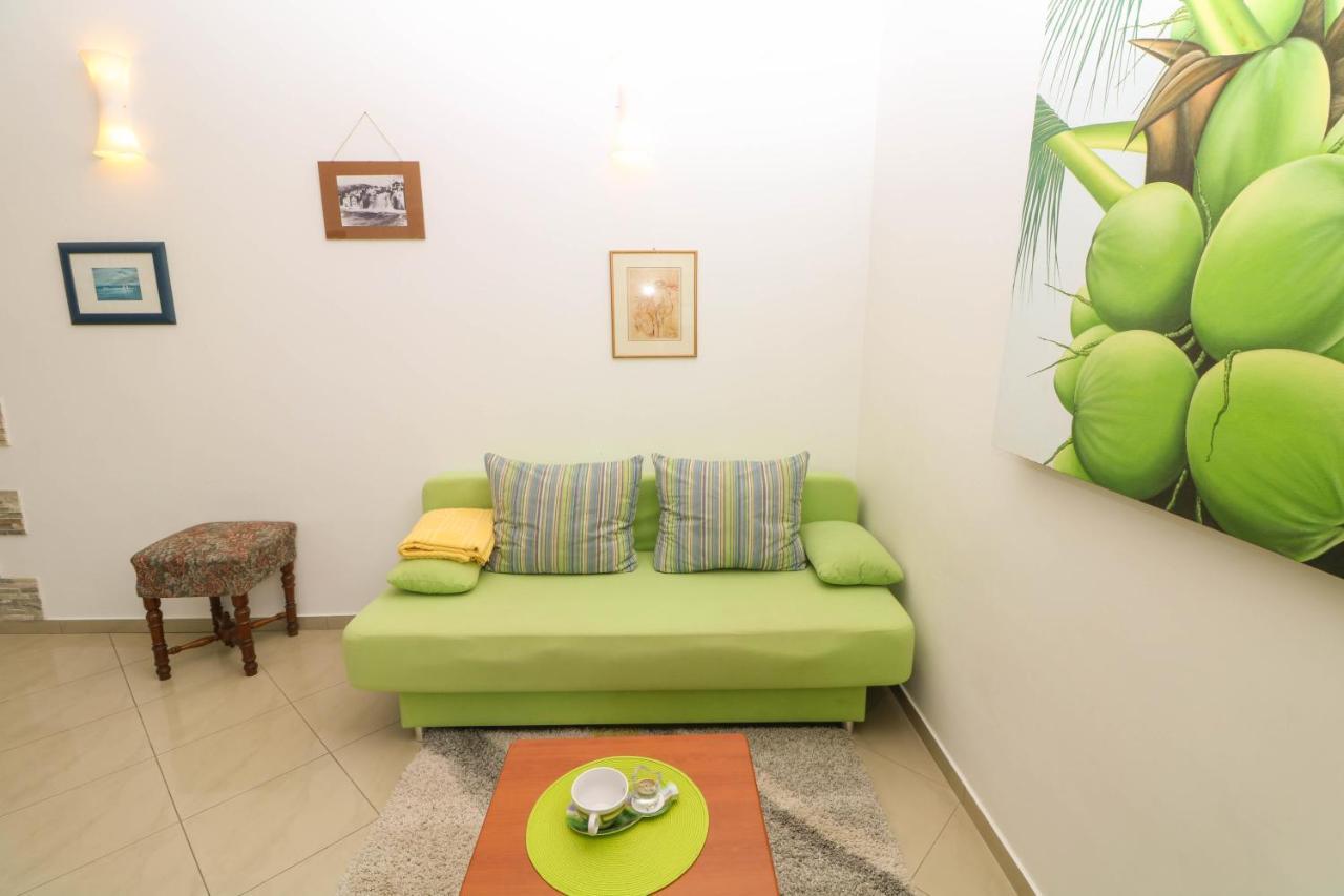 Apartments Blue And Green With Balcony Baska  Bagian luar foto