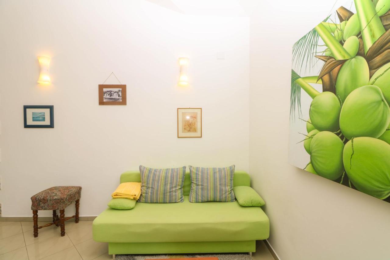 Apartments Blue And Green With Balcony Baska  Bagian luar foto