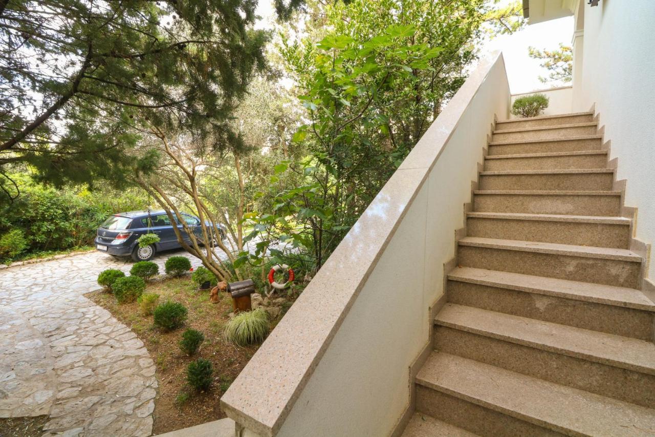 Apartments Blue And Green With Balcony Baska  Bagian luar foto